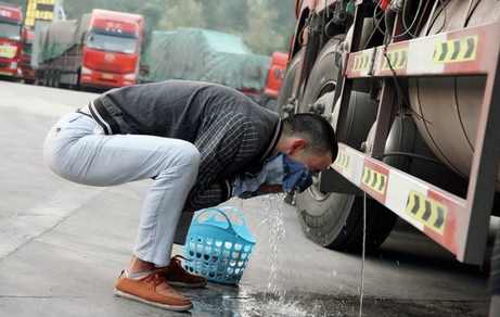 年薪50万!看看美国<font color=red>卡车</font>司机到底有多火爆