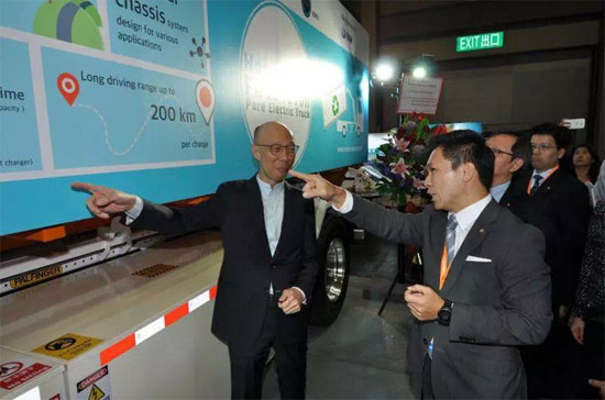 一汽解放纯电动产品亮相香港国际环保博览会