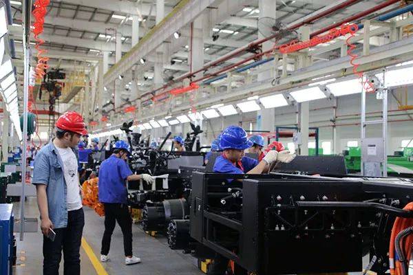 敢为天下先,首批比亚迪纯电动泥头车正式下线