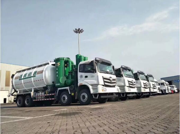 首批欧曼吸排车交付首钢集团，被赞环保高效生产革新典范！