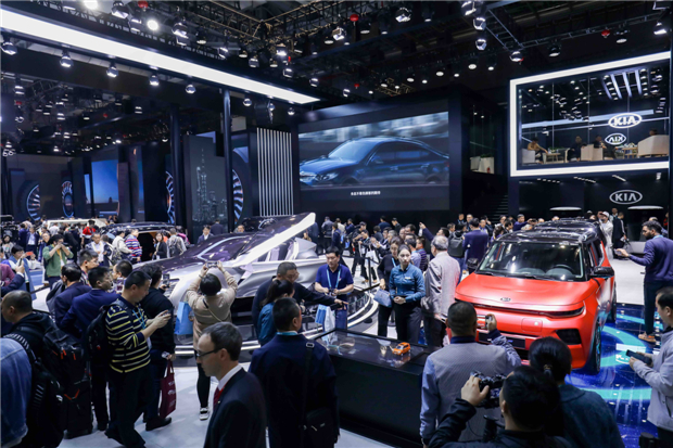 引领品牌全球转型 起亚汽车初登进博会秀未来之光