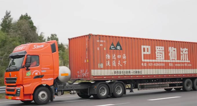 中国重汽TH7燃气车获巴蜀物流集团1000辆大单，高品质国产重卡助力物流行业高效运营