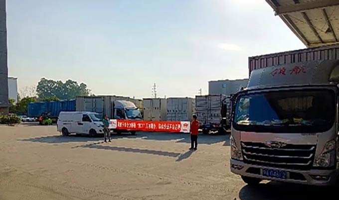 领航<font color=red>卡车</font> 全程呵护 | 快递双十一、您的快递不会迟到