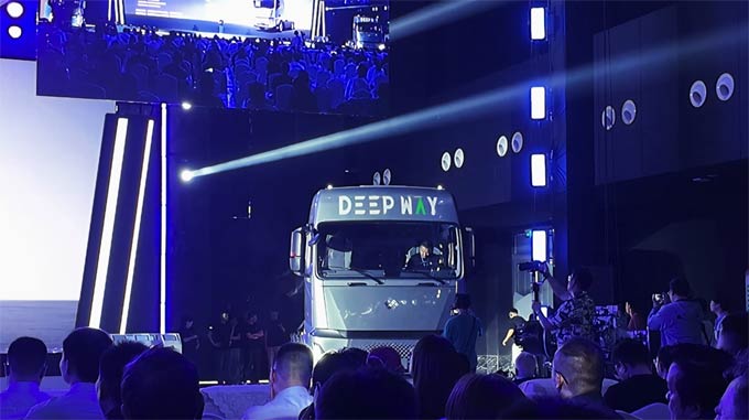 DeepWay全新星途：中短途运输的革新者