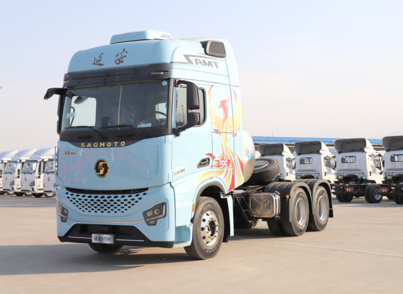 580马力动力链+低气耗技术 陕汽延安S700 LNG牵引车高效运输更省钱